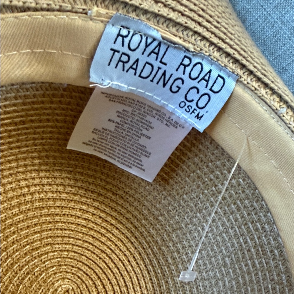 Cupshe Tropical Sail Straw Hat with a white rope band and round details - Picture 6 of 7